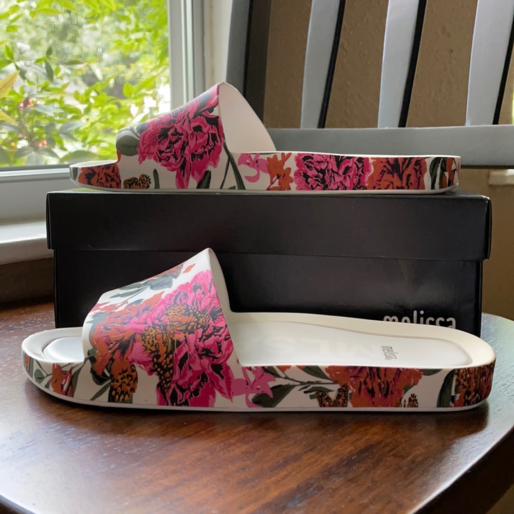 Floral print slip on sandals. Great condition
